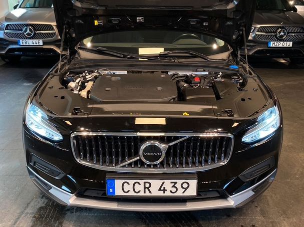 Volvo V90 Cross Country B4 AWD 146 kW image number 24