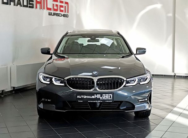 BMW 320 Touring e Advantage xDrive 150 kW image number 3