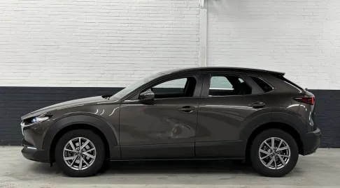 Car image 4