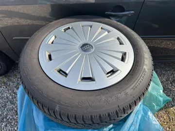 Car image 30