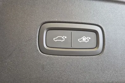 Car image 36