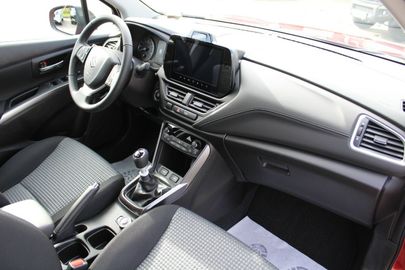 Car image 12