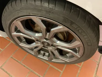 Car image 25