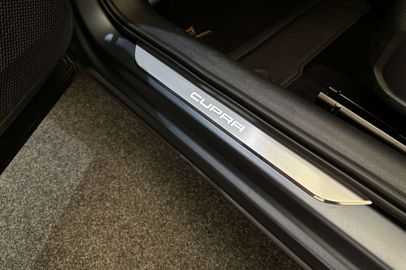 Car image 37