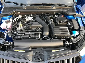 Car image 30