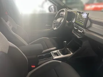 Car image 14