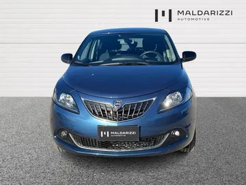 Car image 2