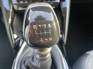 Car image 25