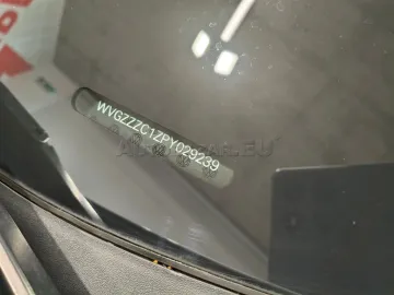 Car image 35