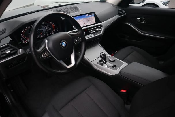 BMW 318d Touring 110 kW image number 4