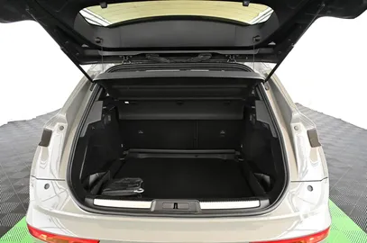Car image 38