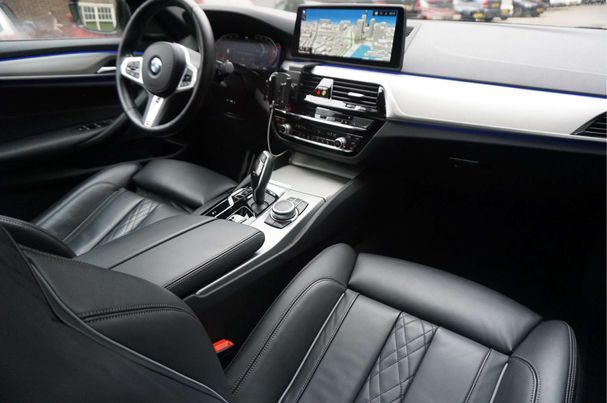 BMW 520i 135 kW image number 21