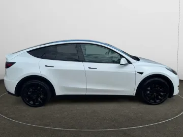 Car image 30