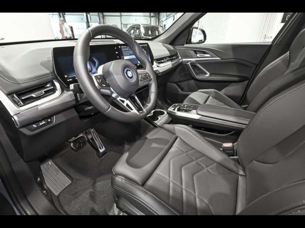 BMW iX1 xDrive 230 kW image number 6