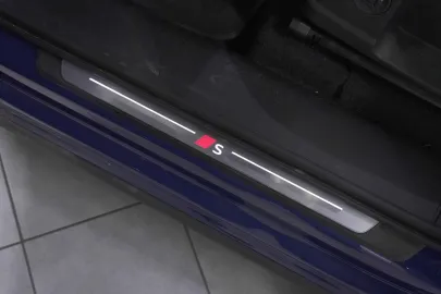 Car image 35