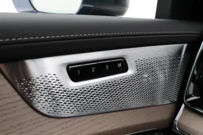 Car image 49