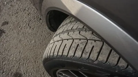 Car image 40