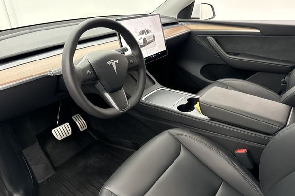 Tesla Model Y Performance AWD 393 kW image number 11