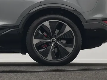 Car image 47