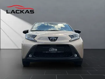 Car image 4