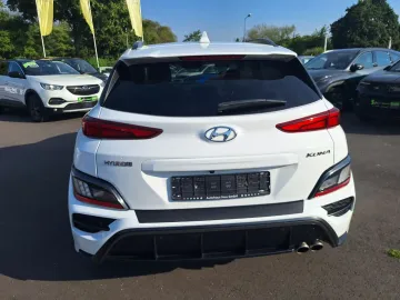 Car image 26