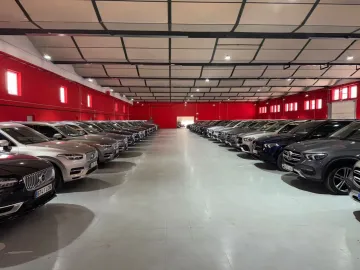 Car image 35
