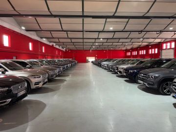 Car image 35
