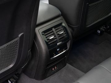 Car image 41