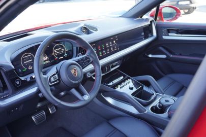 Car image 11