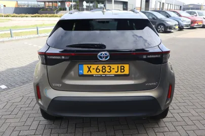 Car image 4
