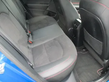Car image 28
