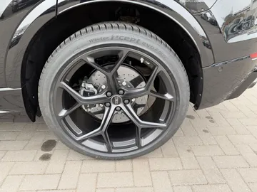 Car image 34