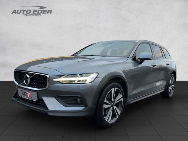 Volvo V60 Cross Country AWD Pro 140 kW image number 1