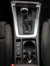 Car image 30