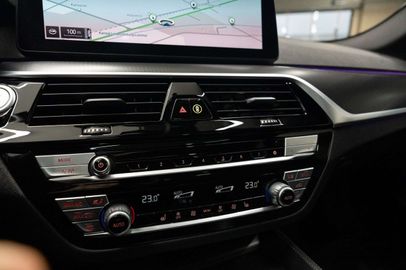 Car image 37