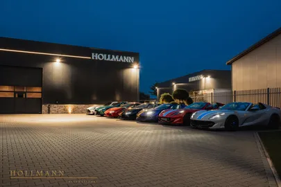 Car image 24
