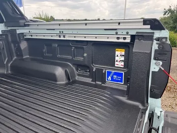 Car image 28