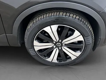 Car image 38