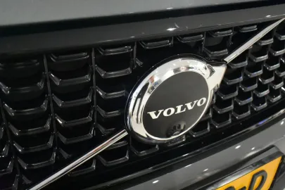Car image 35