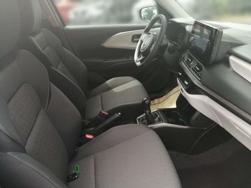 Car image 14