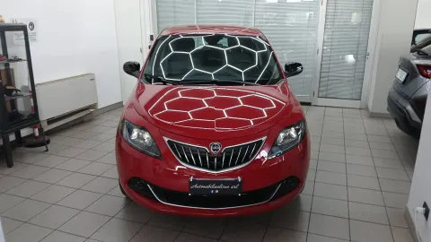 Car image 4
