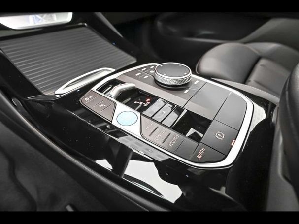 BMW iX3 M Sport 210 kW image number 10