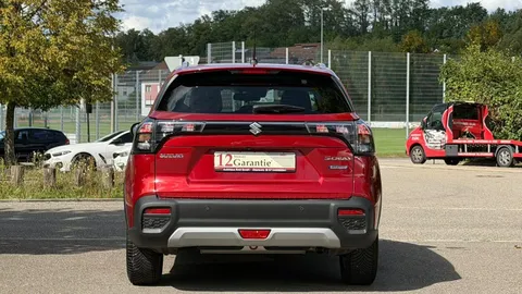 Car image 4