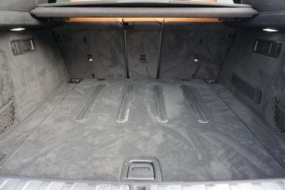 Car image 36