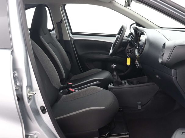 Toyota Aygo X 1.0 VVT-i 53 kW image number 30