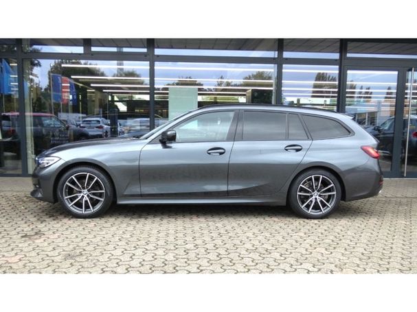 BMW 320d Touring Sport Line 140 kW image number 2