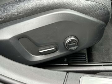 Car image 36