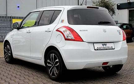 Car image 5