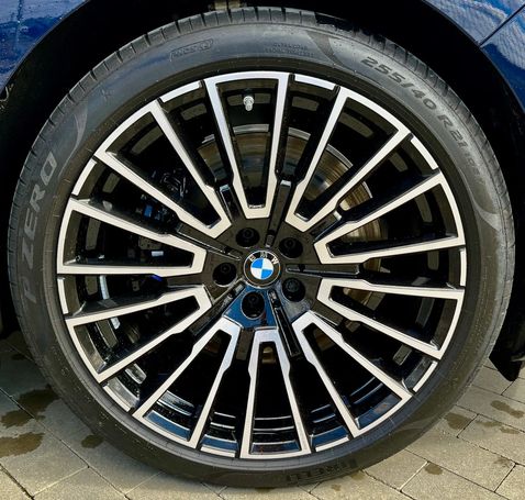 BMW i7 M70 xDrive 485 kW image number 7