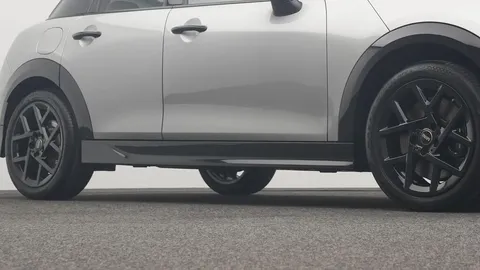 Car image 22